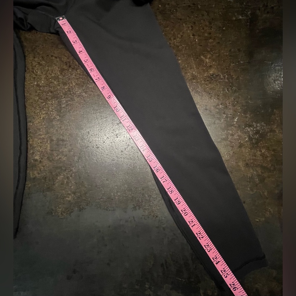 Lululemon Black Cropped Leggings, 8 - Picture 11 of 12